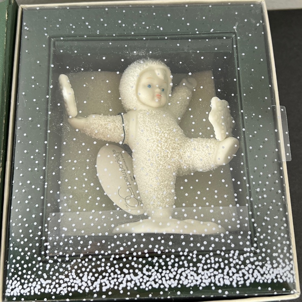 Dept 56 Winter Tales of the Snowbabies “It’s Snowing!” Figurine